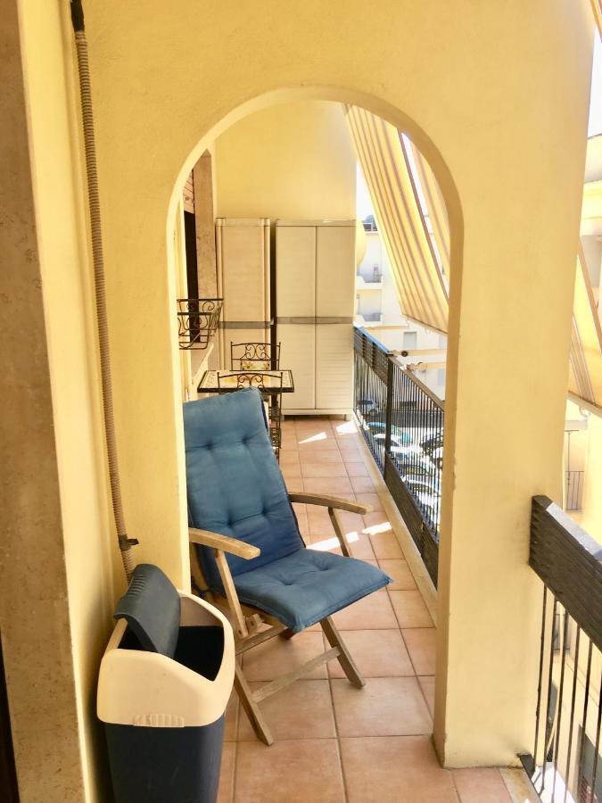 צ'יוויטווקיה Casa Delfino - Appartamento Centro Storico A Due Passi Dalla Spiaggia & Mare, Porto & Ferrovia מראה חיצוני תמונה